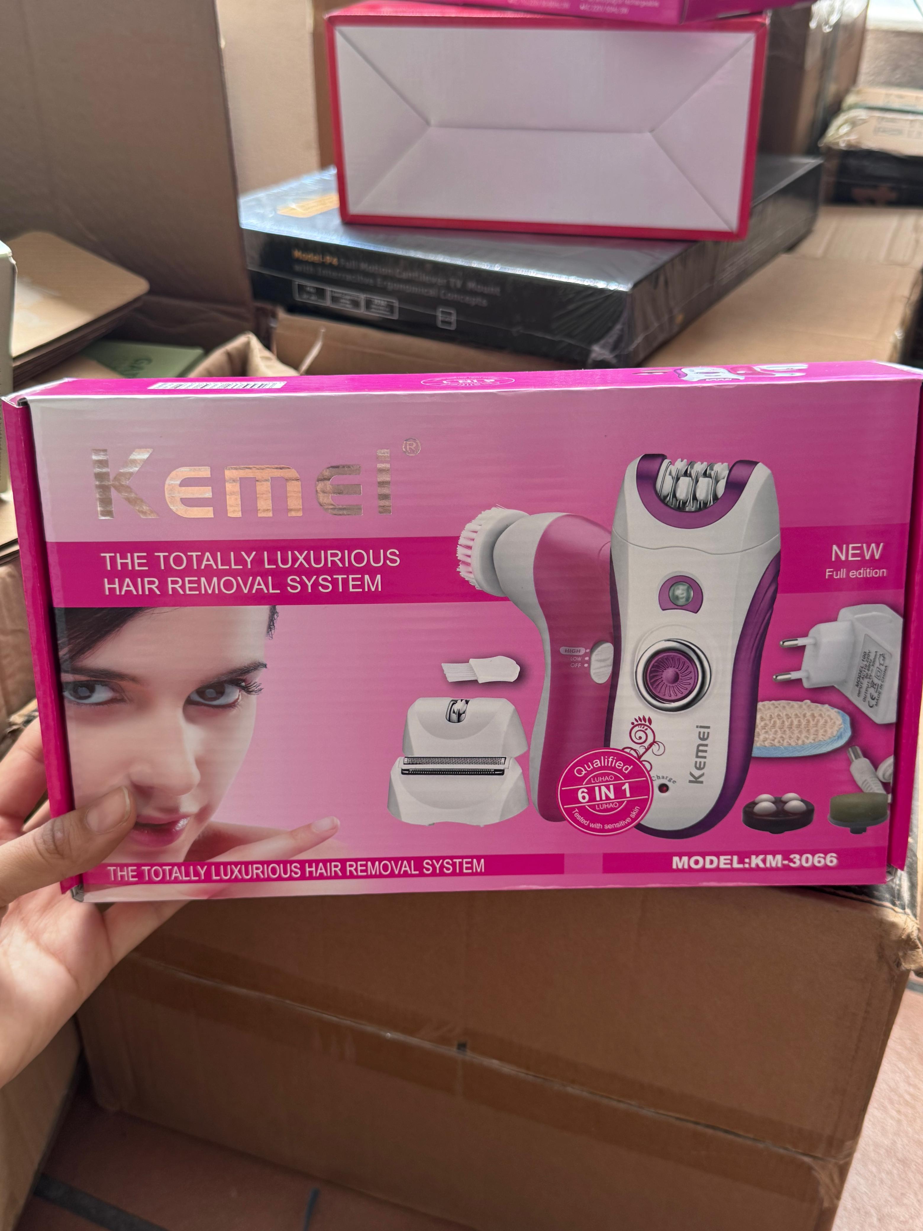 Depiladora y Kit de Cuidado Femenino Kemei KM-3066