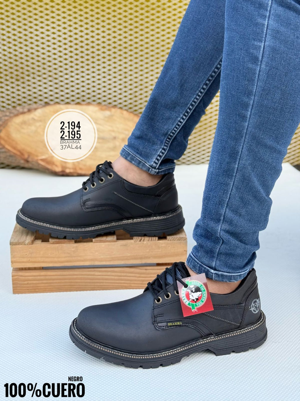 zapato casual de media caña tobillo, cosido a mano, calzado en cuero y comodo, Suela en TR ,Cordones en algodón,Plantillas totalmente comfort