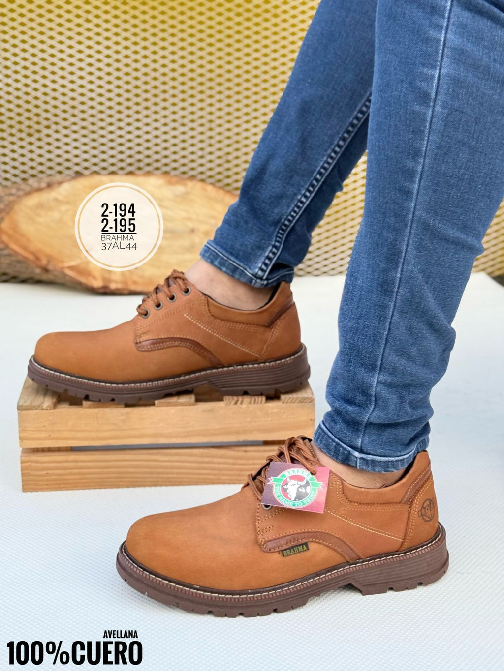 zapato casual de media caña tobillo, cosido a mano, calzado en cuero y comodo, Suela en TR ,Cordones en algodón,Plantillas totalmente comfort