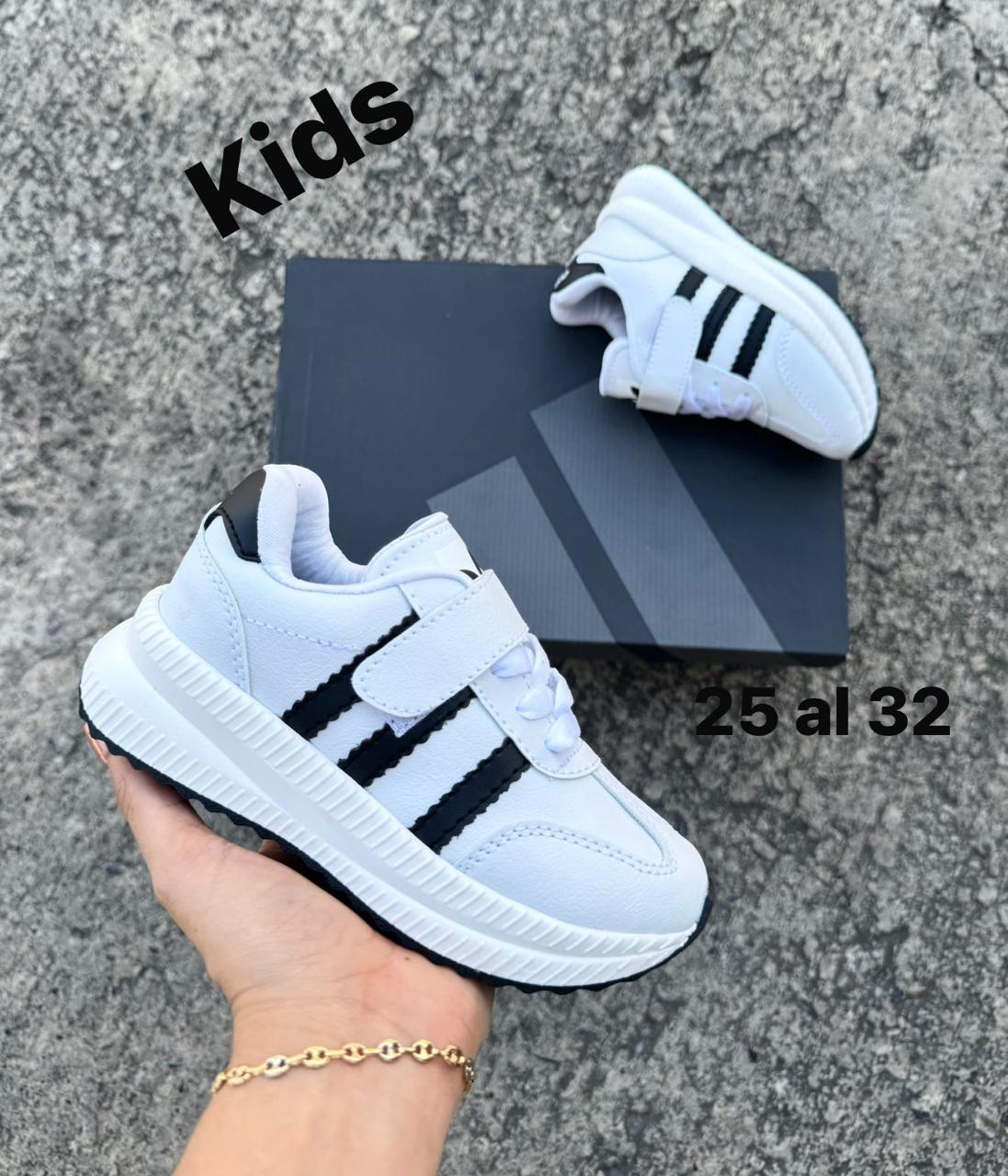 Zapatos para niño super liviano y comodo para esos dias largos de juego y aventuras,calzado con cordon y cierre magio bien termiando al detalle suela super comoda