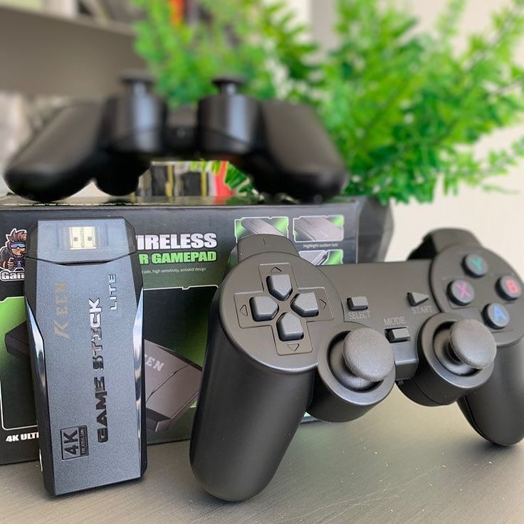 Consola Retro Game Stick 4K Lite con 2 Controles Inalámbricos