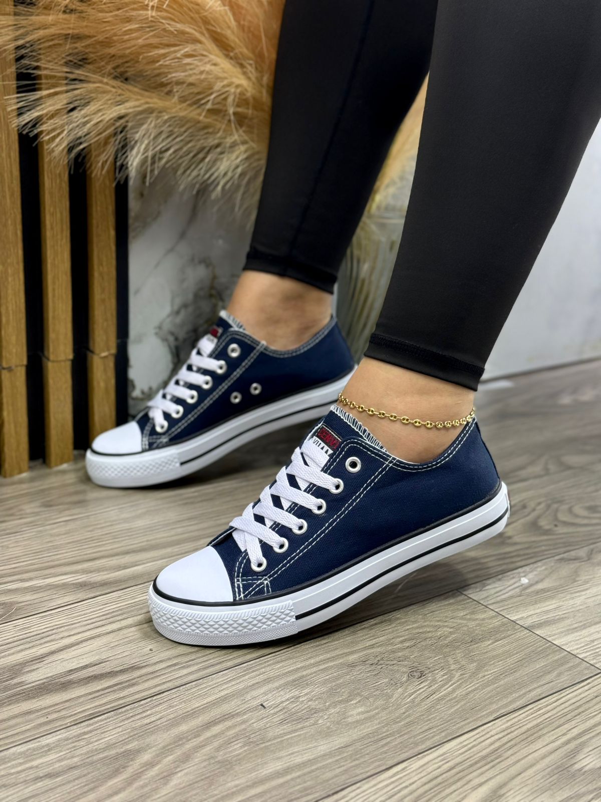 Zapatillas Bajas para Dama - Parte Superior de PU y Suela de Goma,