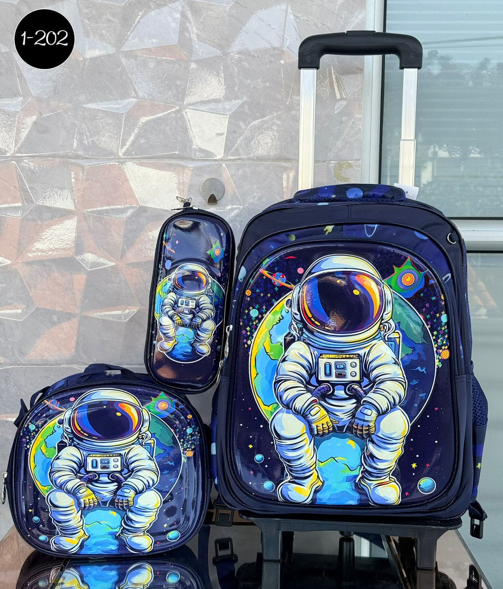 Lleva tu espectacular trio morral para niño con fantastico diseño que hace crear una aventuras unicas morrales con amplios bolsillos y espaciosl a los laterales con su lonchera y cartuchera incluida