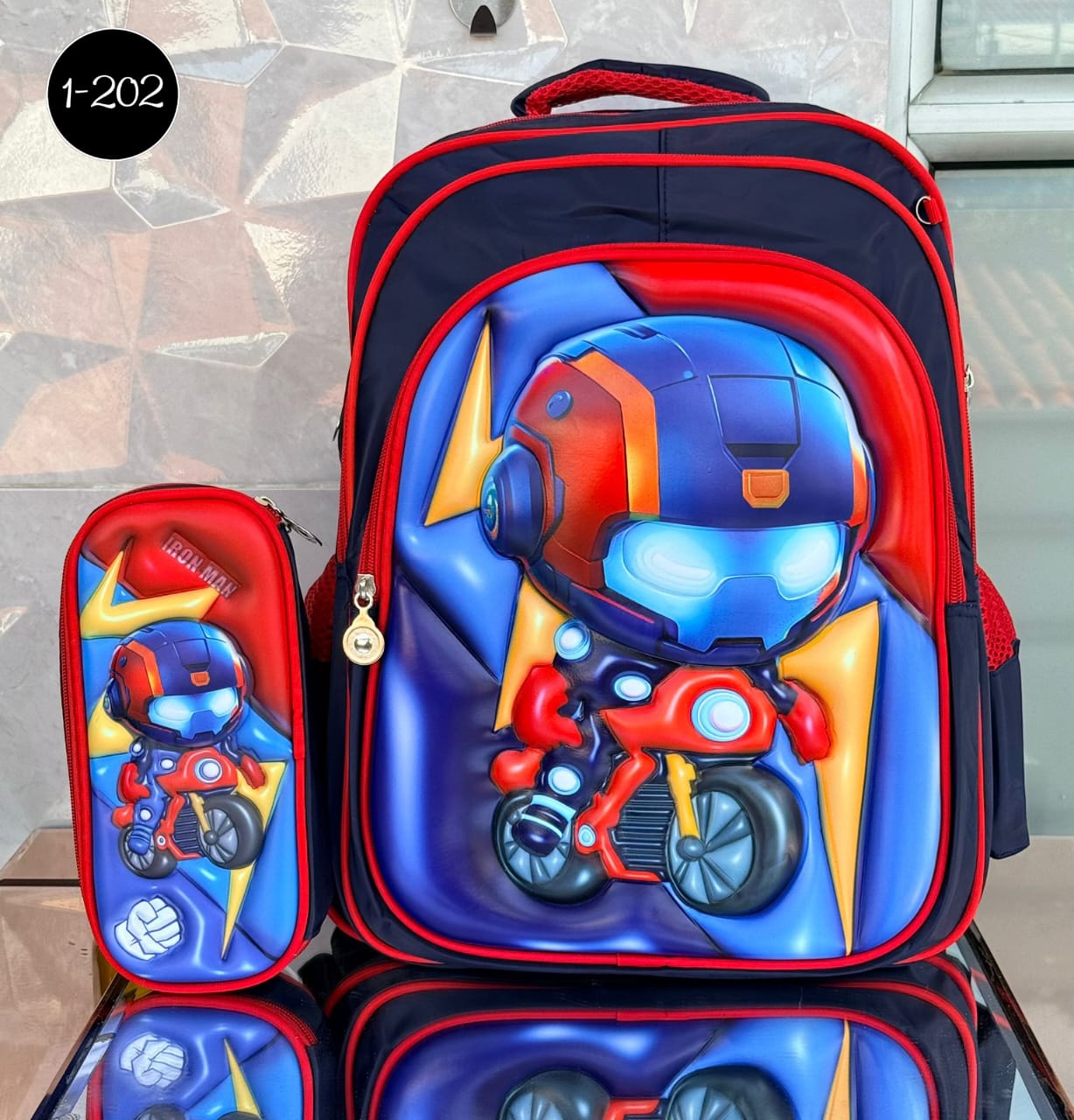 Morral para niño liviano que incluye su cartuchera perfecto para el regreso al clase con diseños sorprendentes de astronauta,dinosauro,motocislista rapido, deja que regreso a clase llegue con todas las aventuras inimaginables no te quedes sin el tuyo