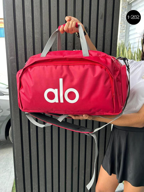 Entrena con toda la emocion y con todo tu equipo con un morral para el gym, espacioso para todo tu equipo de entrenamiento lucete llegando al gym